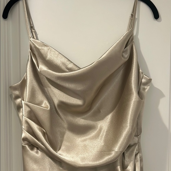 Elegant Gold Satin Gown - Picture 2 of 5